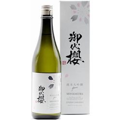 nihonshu-miyozakura-junmai-daiginjo-flower